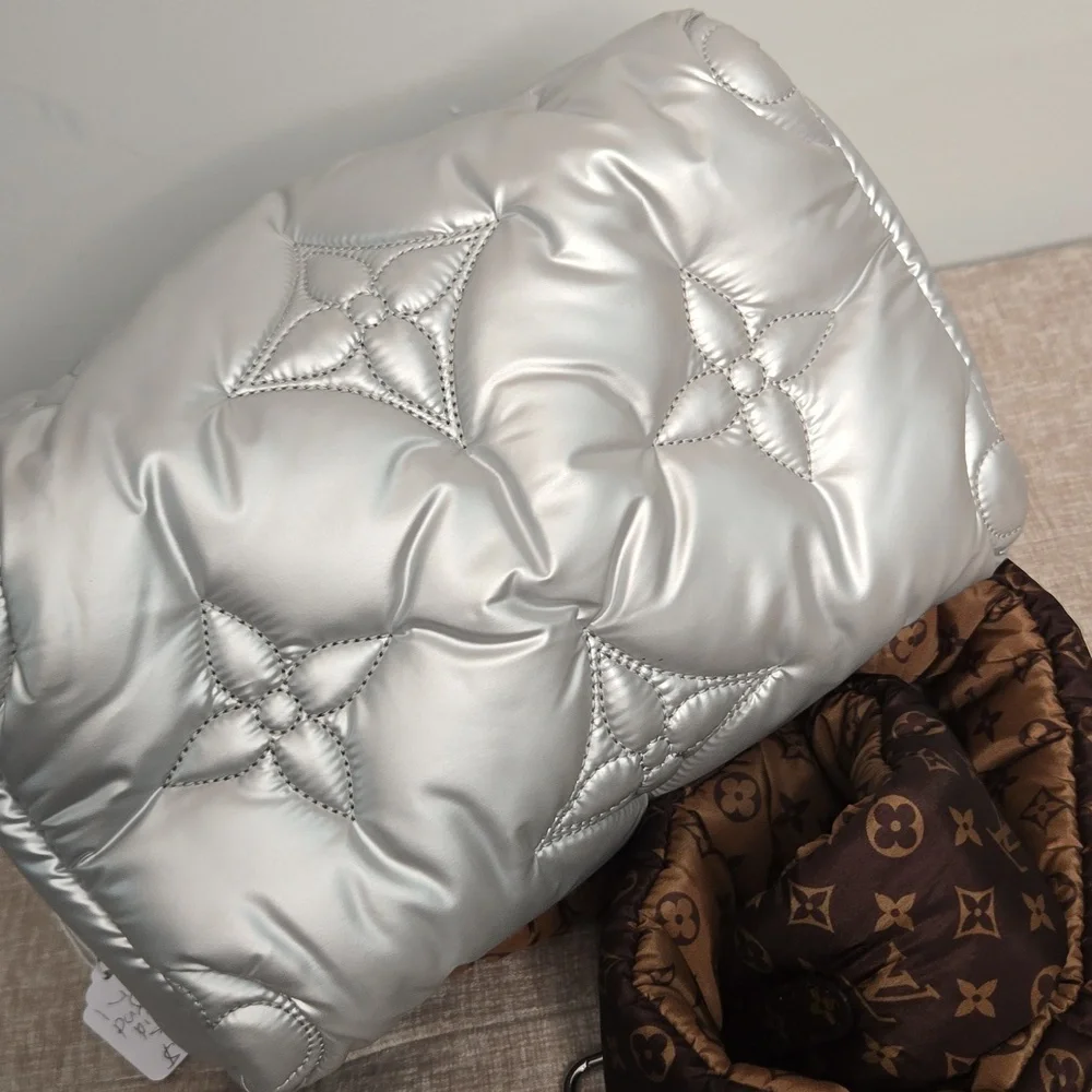 Louis Vuitton Limited Edition Silver Giant Monogram Econyl Pillow Speedy 25 - Picture 6 of 12